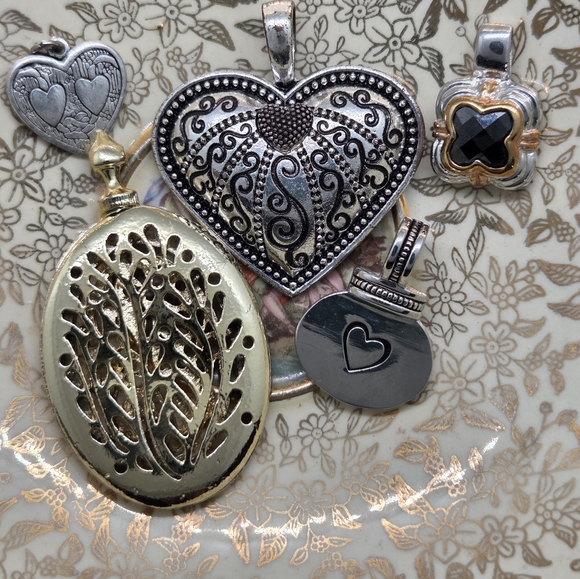 Jewelry - Pendants, Lot of 5, Floral, Hearts